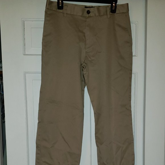 Dockers Men's Straight Fit, Flat Front Khakis - Size W32 L32 - Picture 2 of 6